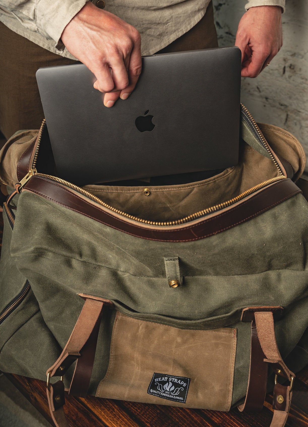The Pioneer Duffle - Small - Olive