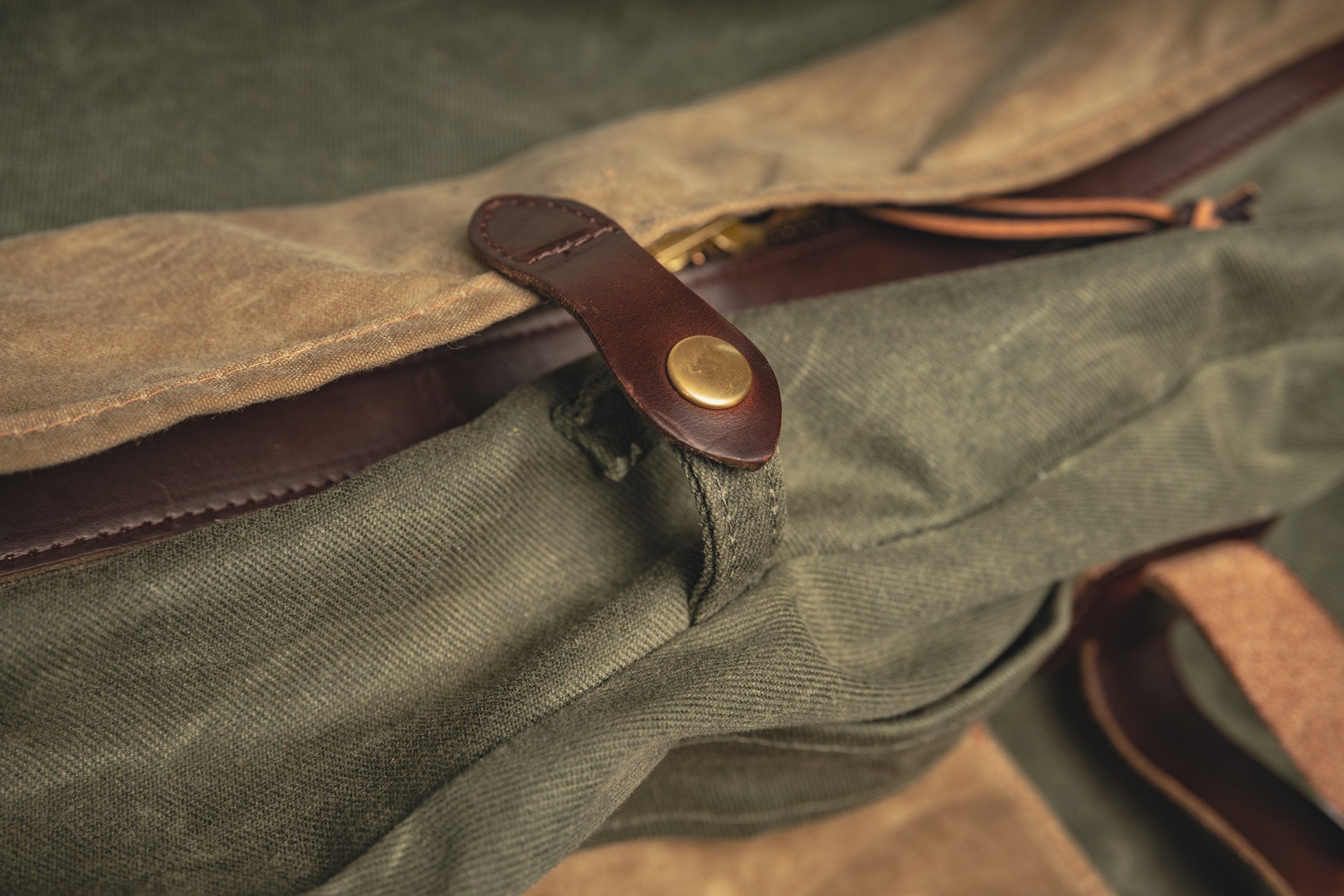 The Pioneer Duffle - Medium - Olive – Heat Straps USA