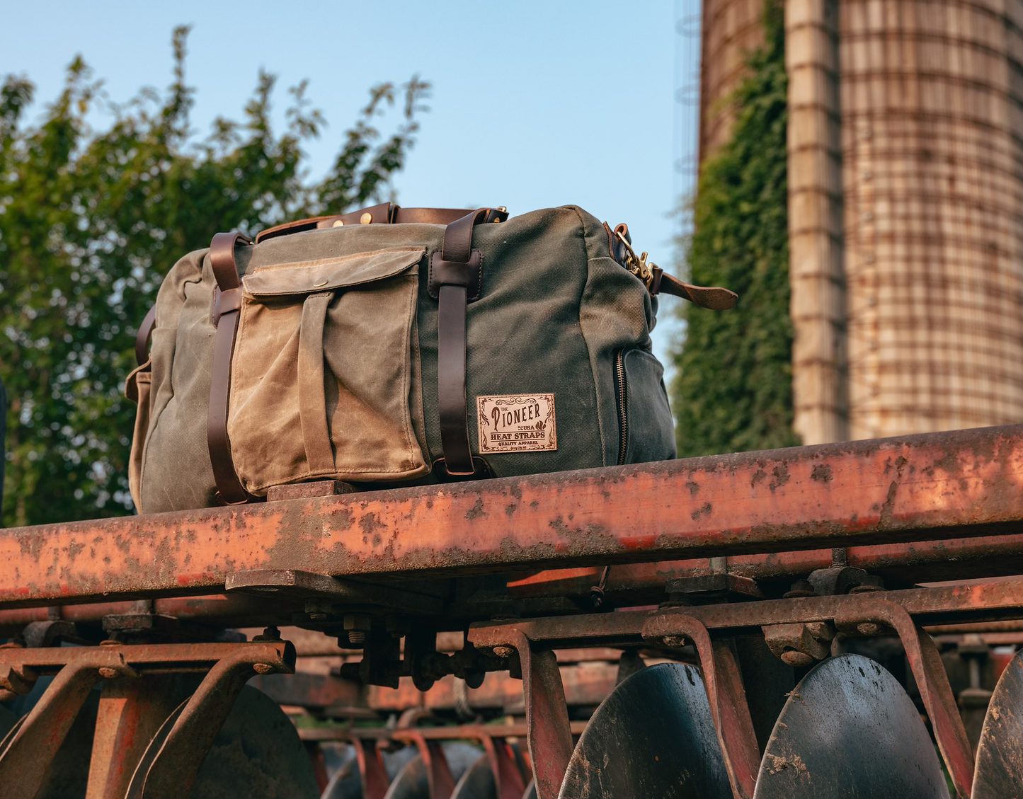 The Pioneer Duffle - Small - Olive